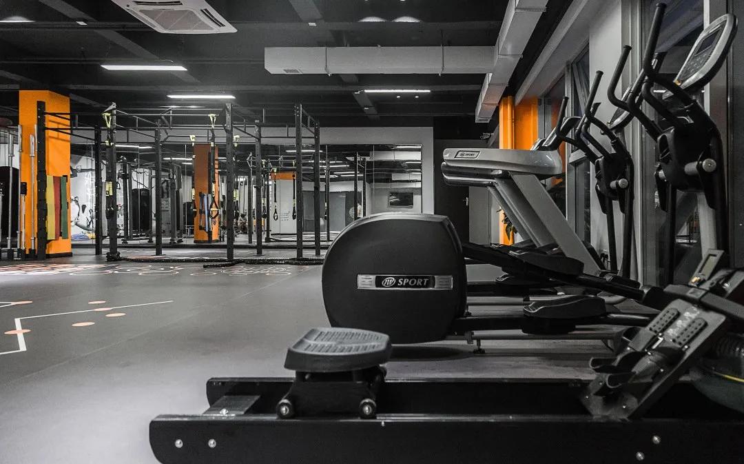 您护人民生命安全,我们愿您身体健康——成都健身机构感恩抗疫天使