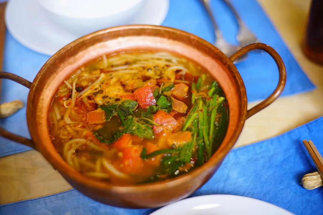 这条街,可能是全上海最时髦又接地气的