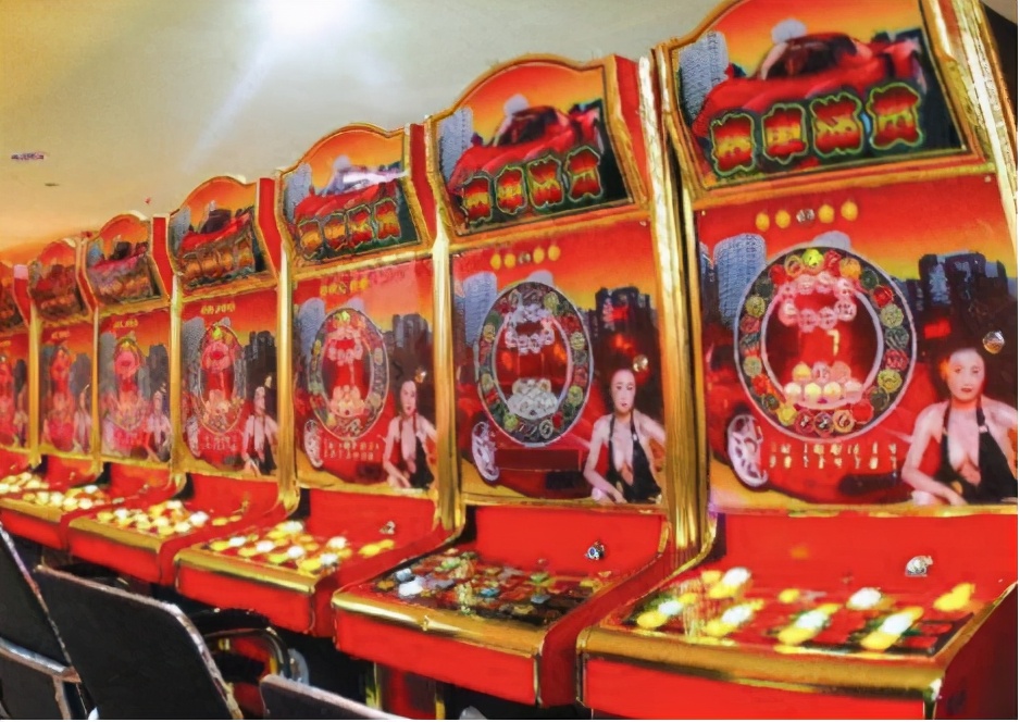 街头火拼持枪真实视频,当街持枪火拼撞死无辜路人