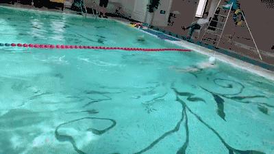 初学游泳有游泳圈,初学游泳浮起来了游不走