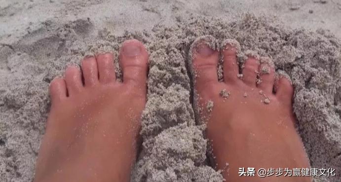 宽脚胖脚如何选尺码,宽脚想要显脚瘦应该怎样选鞋