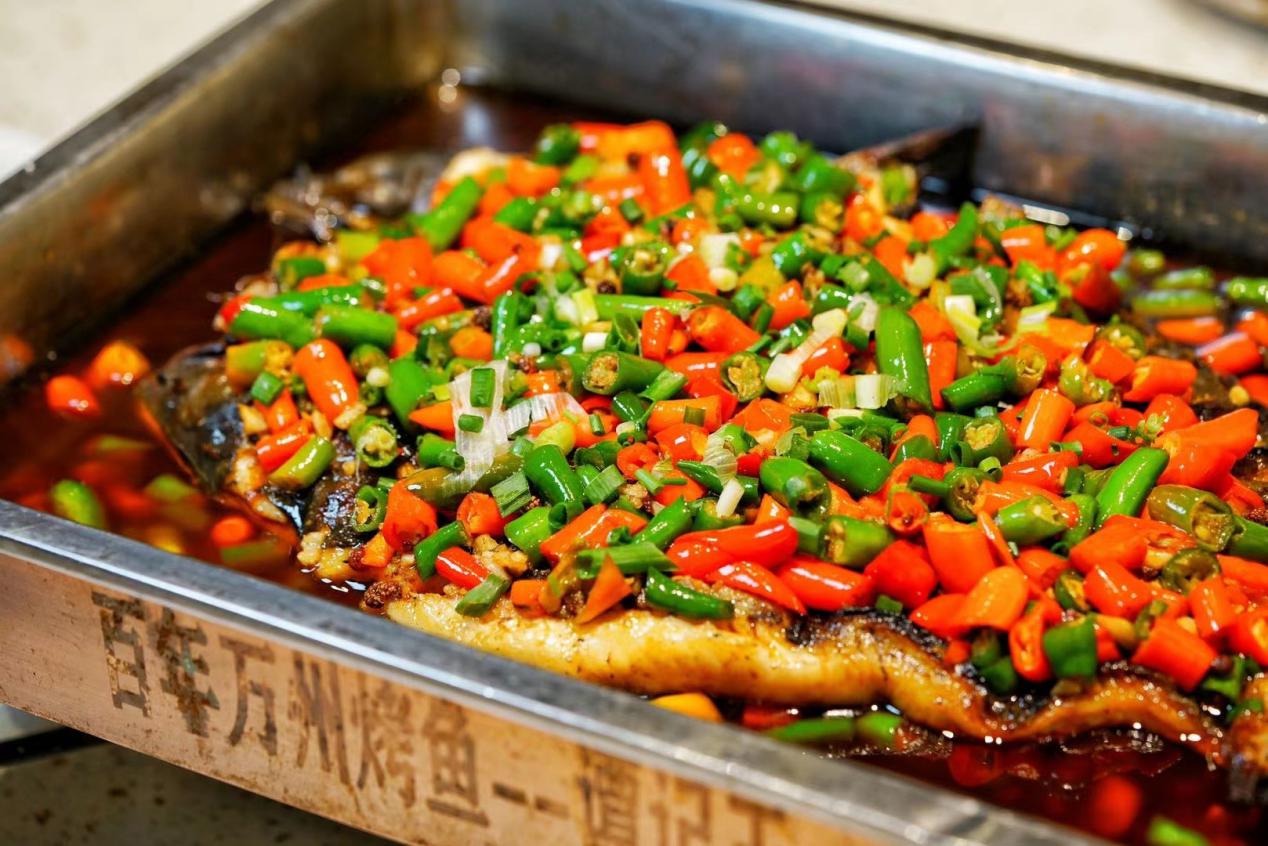 谭记万州烤鱼沙坪坝总店,开了17年的活鱼烤鱼店
