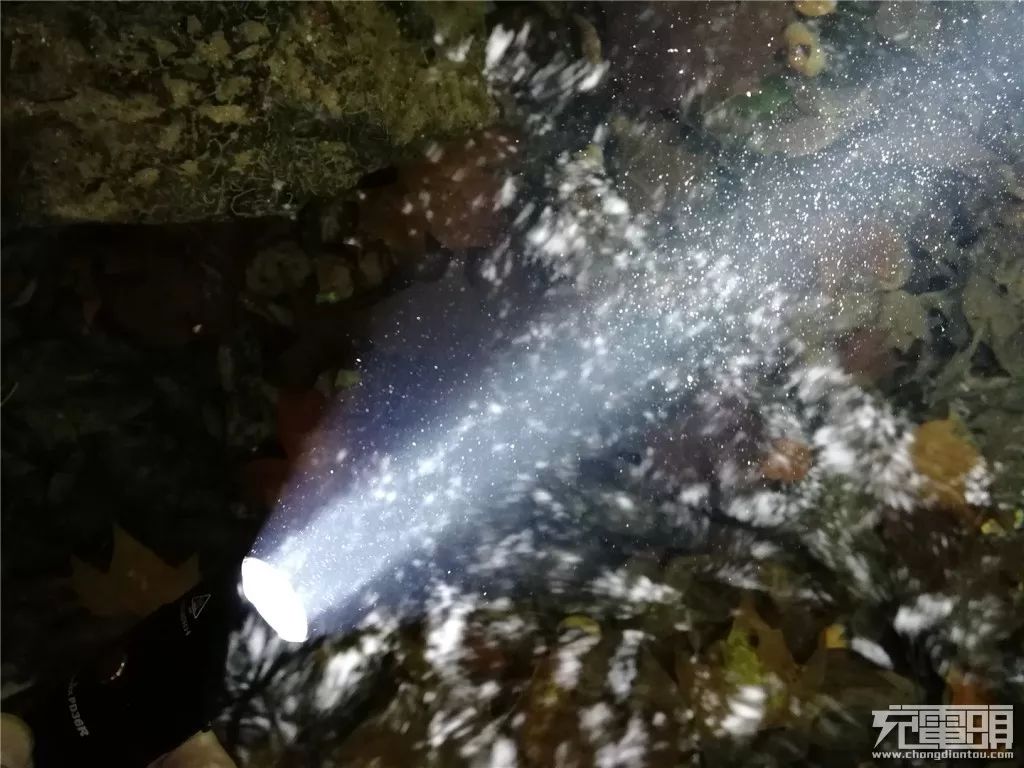 fenix菲尼克斯pd36r强光手电测评,fenixpd36rv2.0战术手电筒