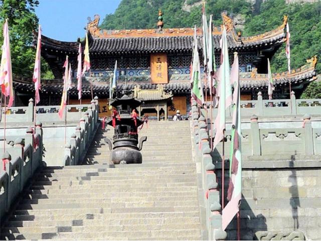 武当山十八岁女道姑,武当山女道姑