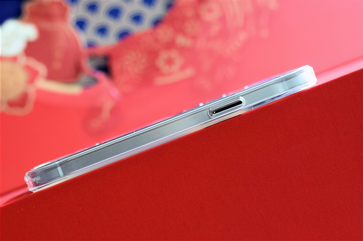 iphone12pro皮革保护套,iphone12或将搭配新保护壳