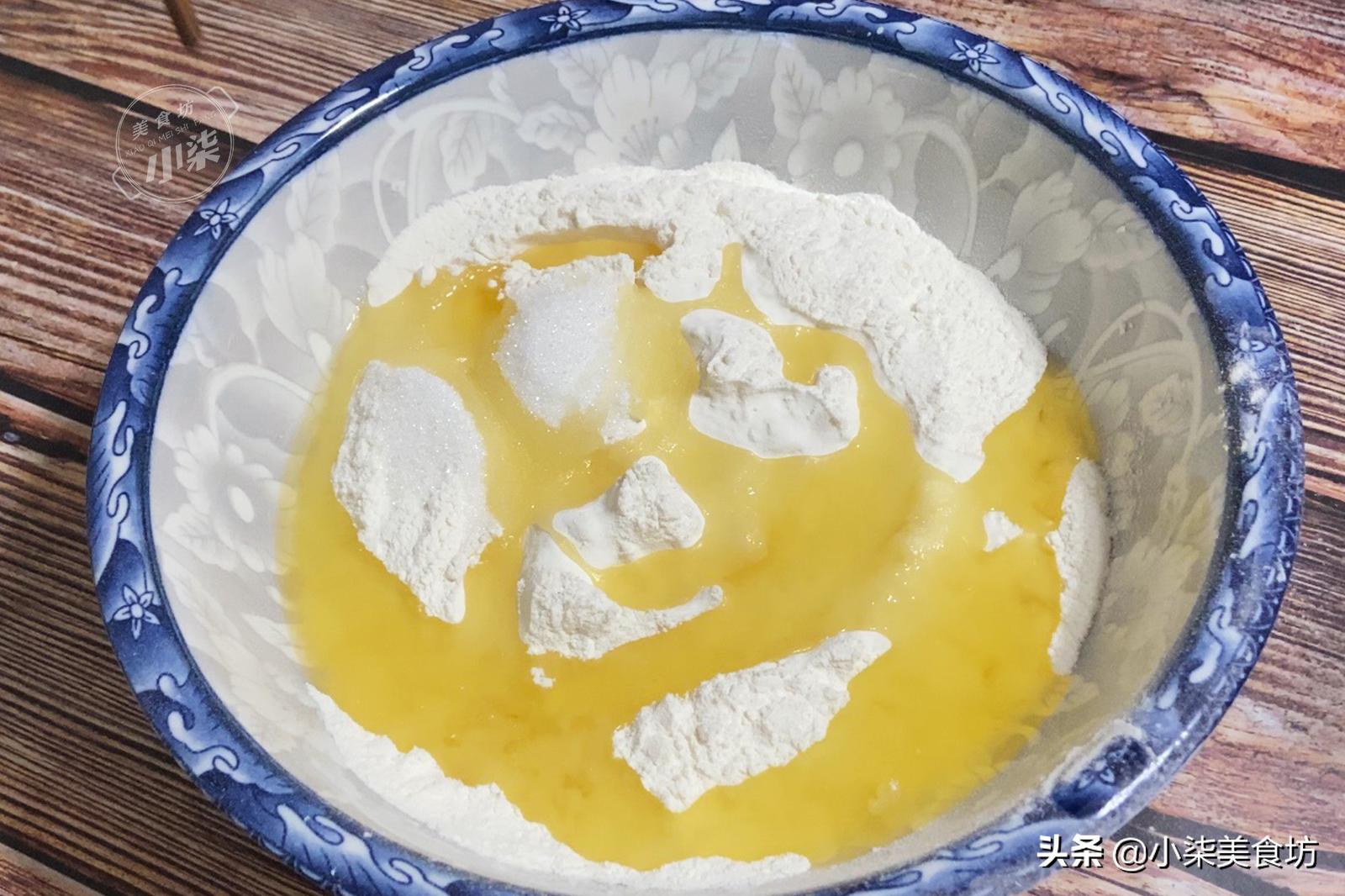 用绿豆做小饼家常配菜的做法,外皮酥软香甜绿豆小饼