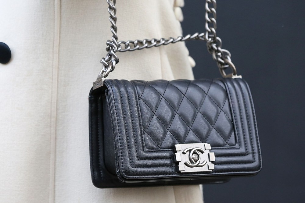 老佛爷卡尔拉格斐亲自掌舵的香奈儿包怎么买？史上最知名包款整理