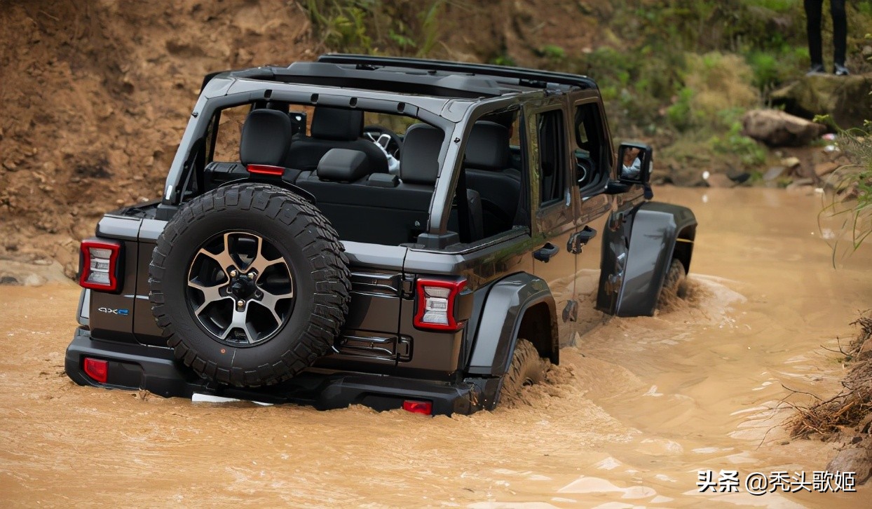 牧马人4xe和牧马人汽油版哪个更好,配2.0t便宜车型推荐