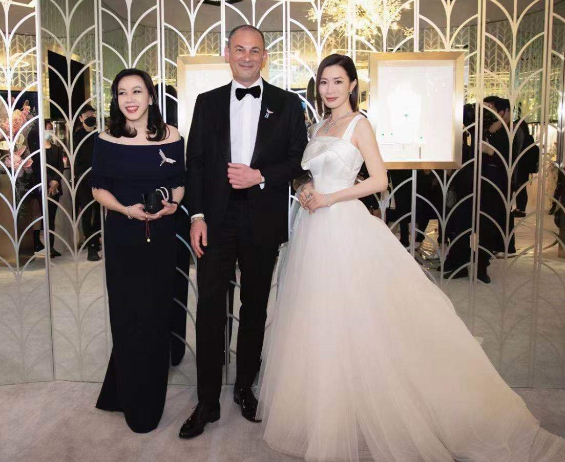 许晴50岁的美,52岁许晴惊艳亮相图