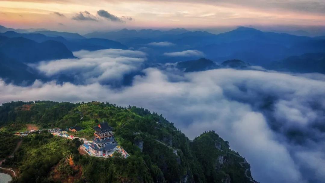 周宁县礼门乡举办“避暑清凉福地”品牌推介会，浙闽知名旅行社赴周宁考察踩线，为衢宁铁路旅游线路产品铺路