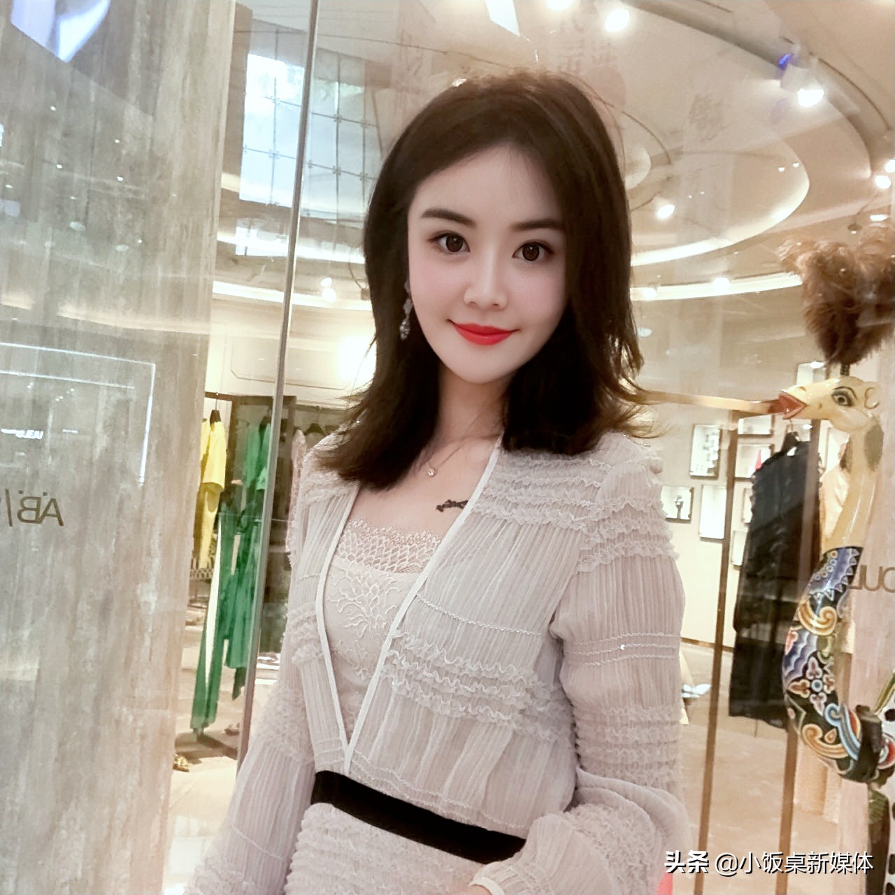 一年淘宝直播卖货超10亿，这家“直播界黄埔军校”要批量造网红