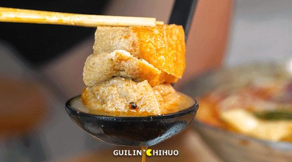 螺蛳粉好吃的秘密就是这碗高汤,煮螺蛳粉的汤第一遍为什么要倒掉