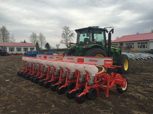 马斯奇奥气吸式玉米免耕播种机,夏播玉米播种机