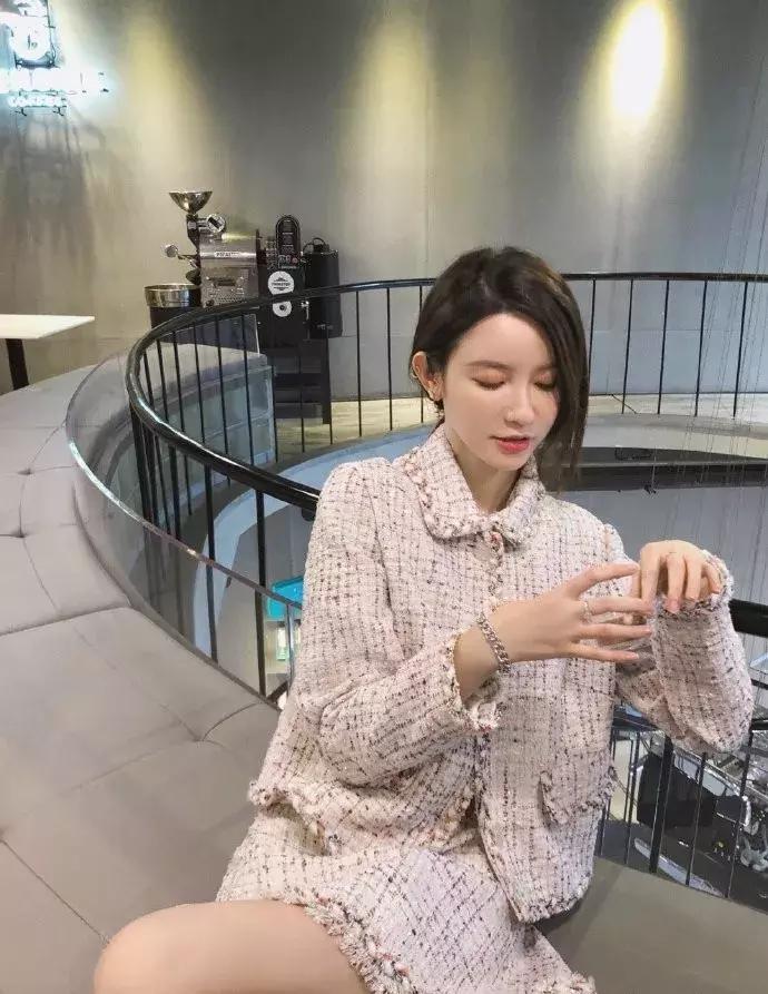 同一件衣服网红店的售价惊为天人？网红店的水有多深...