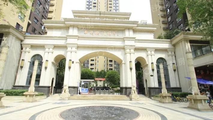 家长挤破脑袋也要进的学校,家长挤破头都难进的学校