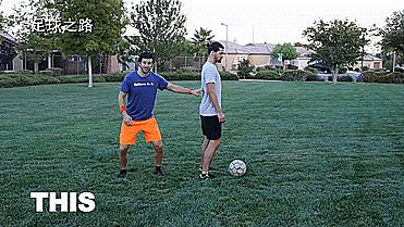 如何正确地进行1v1背身防守