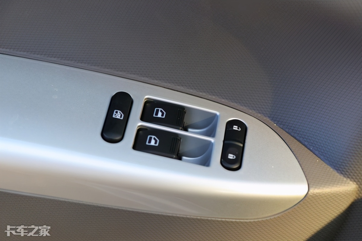 轻卡难开么,2015奥铃cts康明斯3.8厢式轻卡