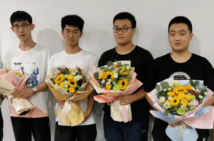 潍坊一中高考状元孟令昊报哪里了,潍坊状元孟令昊在哪上的新华初中