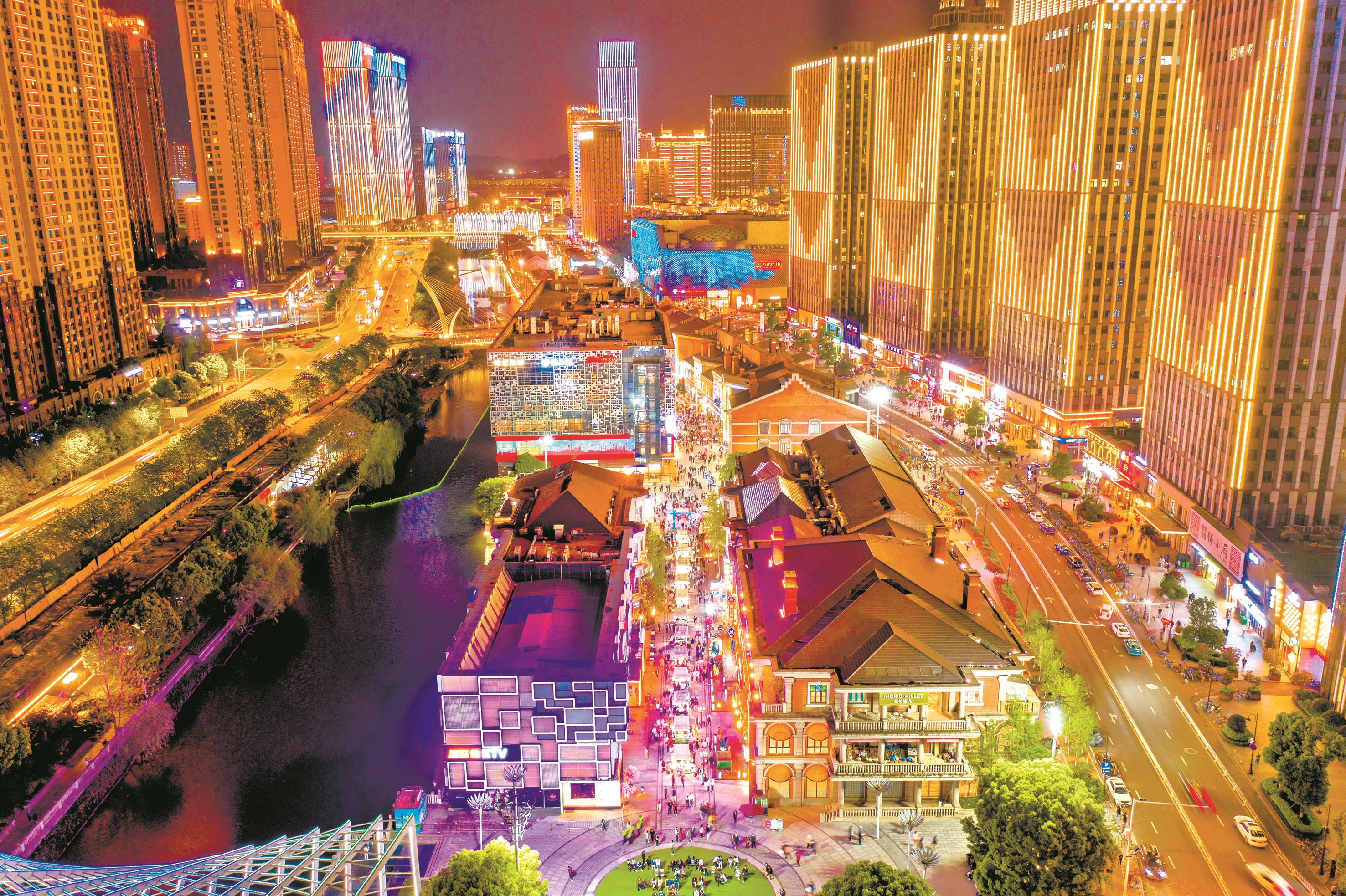 武汉万达广场楚河汉街开了吗,武汉万达楚河汉街当年宣传