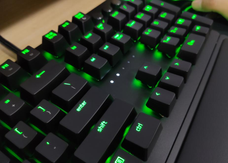 雷蛇1000多块钱的键盘真的好用吗,雷蛇机械键盘值得入手吗