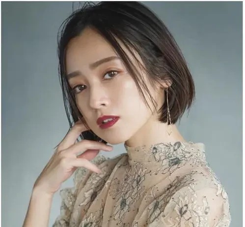 大方脸修饰脸型的发型,细软脸型方形适合什么发型