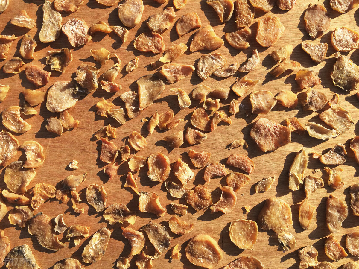 自制带皮软糯红薯干视频,自做又甜又糯的红薯干