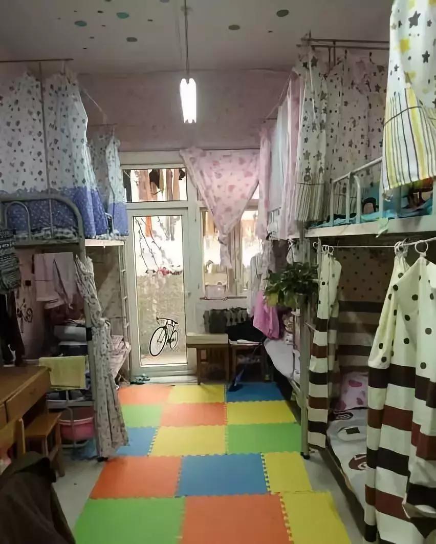 西安商贸科技技术学校宿舍,西安高新职业技术学院宿舍