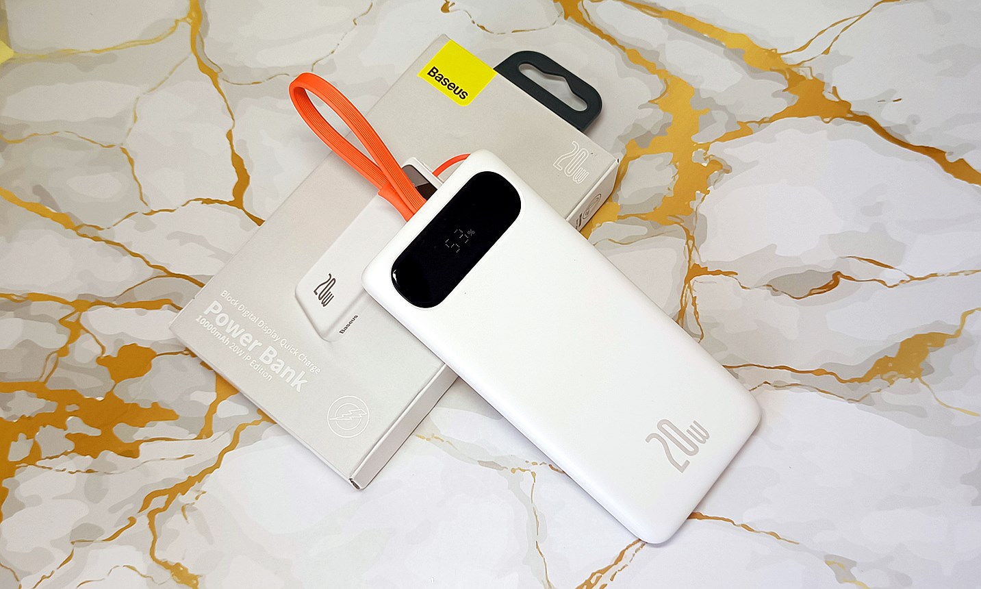 倍思无线快充电源评测,倍思布洛克带线数显快充移动电源