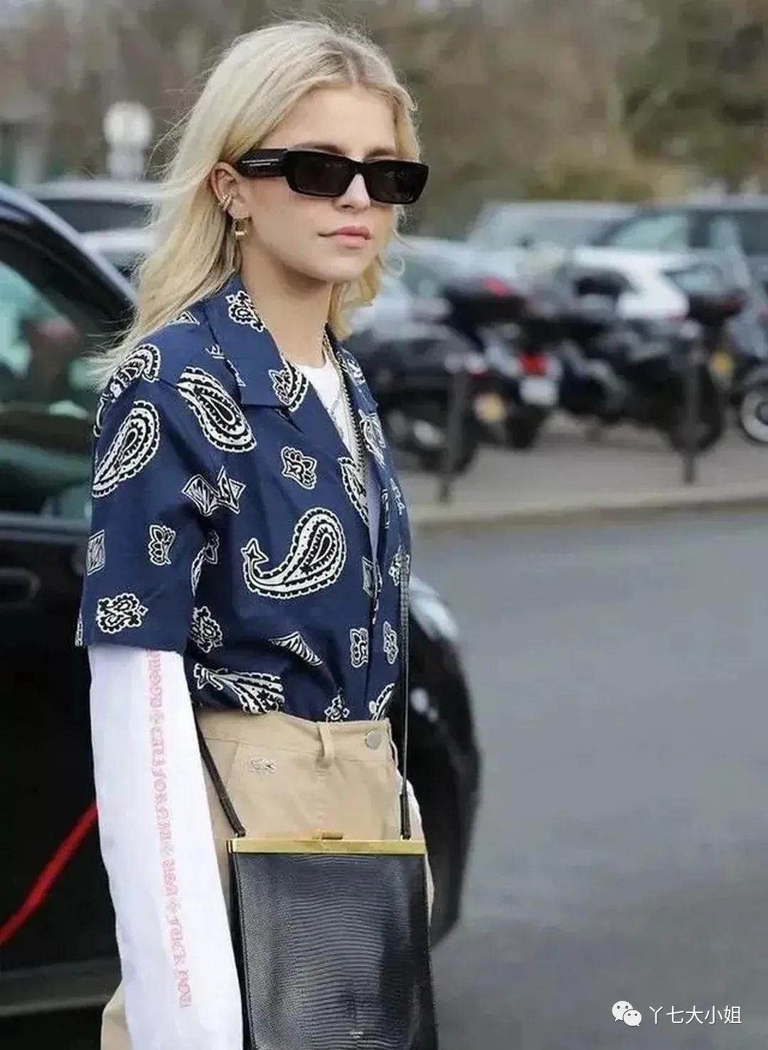 夏季衬衫和t恤叠穿方法,学t恤叠穿混搭法