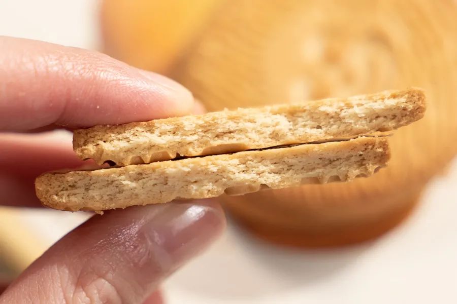 被薇娅直播间榨干零食预算后,写出了这篇测评报告(上)