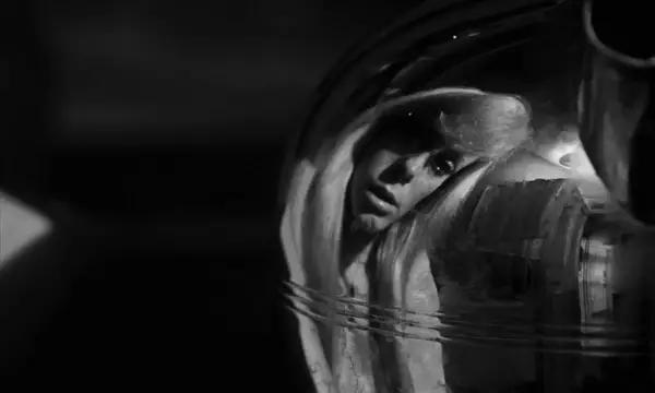 在这部片中，波兰斯基拍出了也许是影史上最传神的女精神病患者