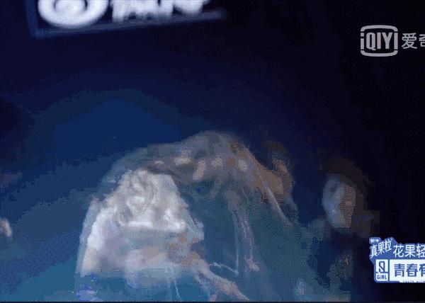 淡黄的长裙蓬松的头发blackpink,淡黄的长裙蓬松的头发rapper翻唱