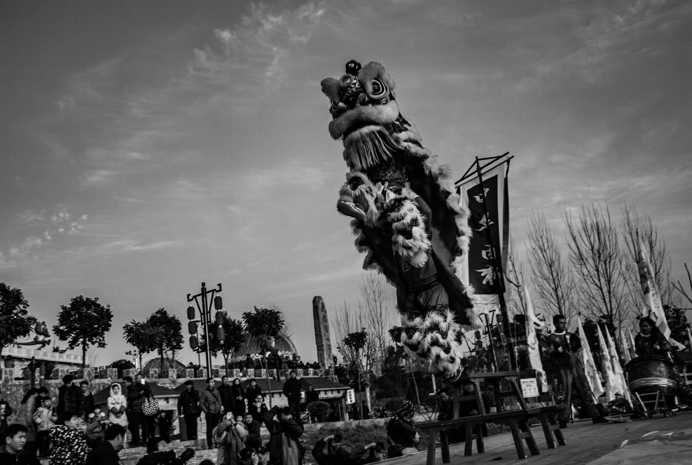 历史上黄飞鸿和十三姨是什么关系,黄飞鸿一生娶了多少女人