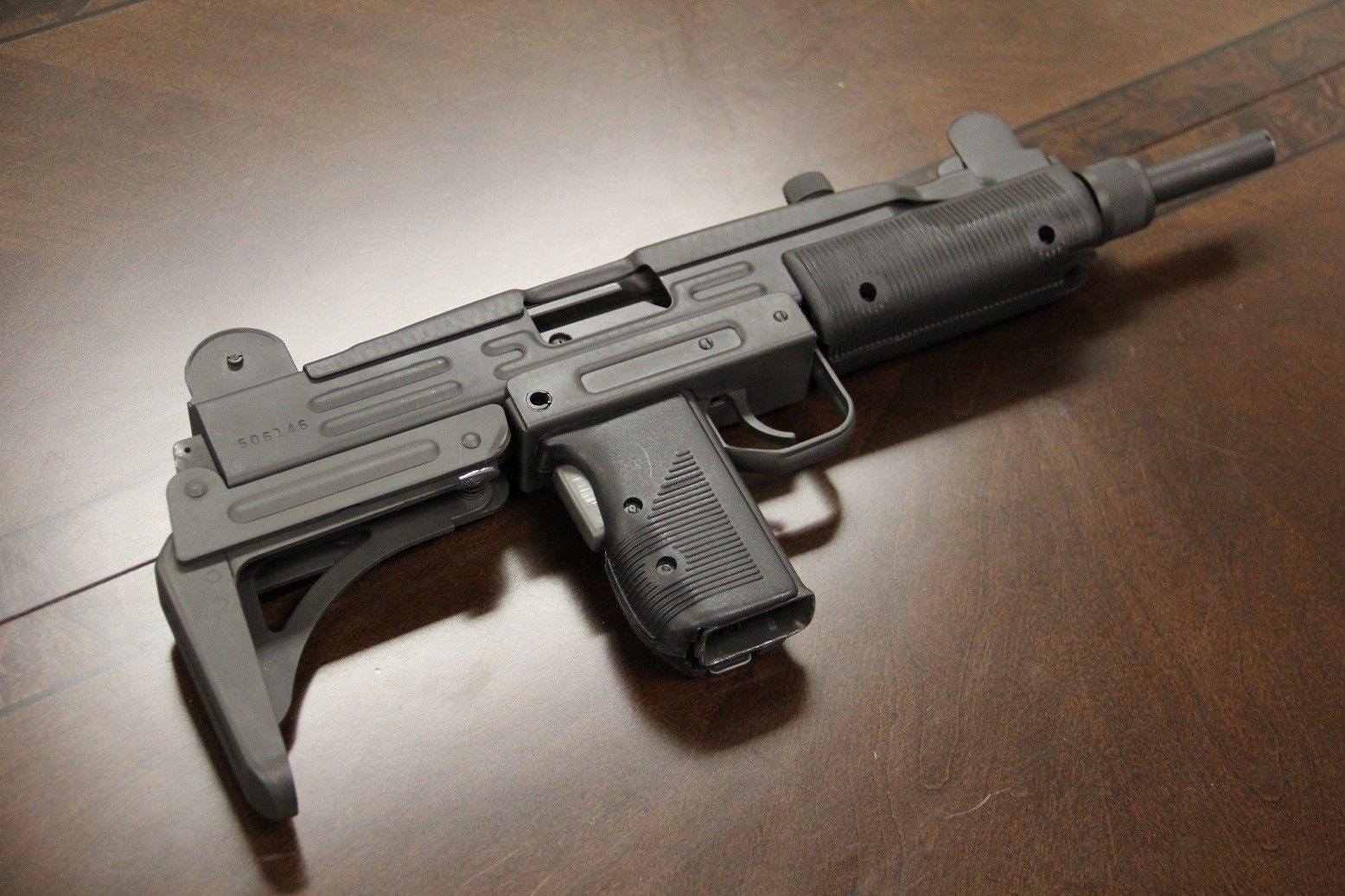 乌兹冲锋枪射速最快的武器,乌兹冲锋枪超长弹夹