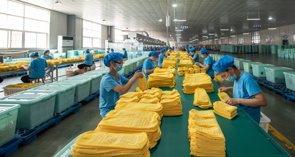 冀州怡青舒袜业：经纬“小袜子”织出“大市场”