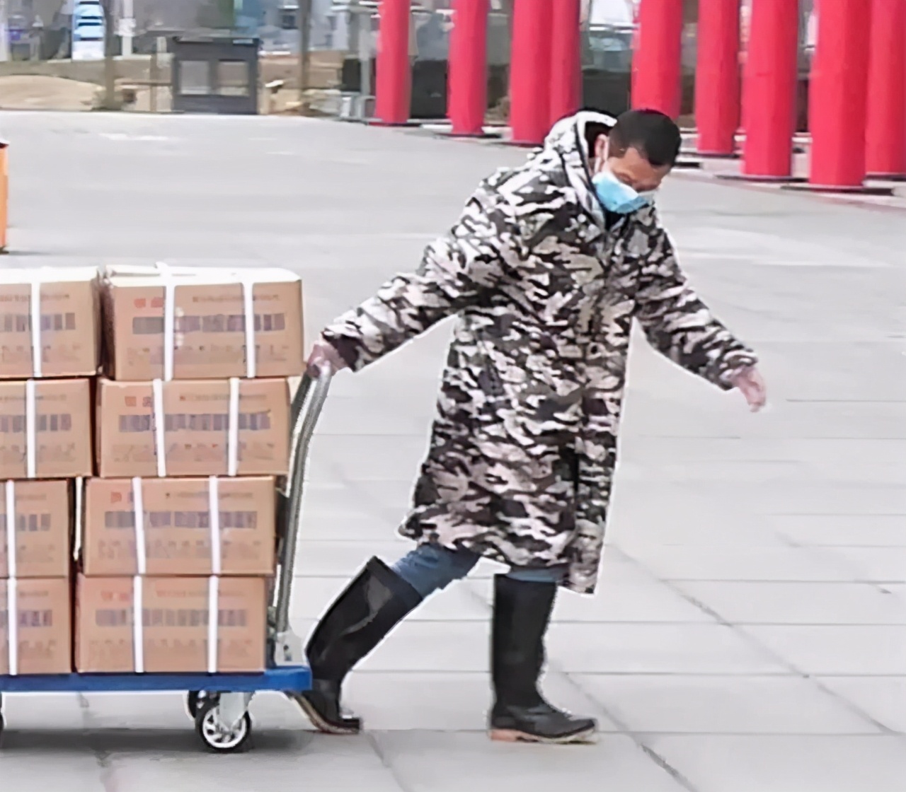 武汉抗疫虎哥,抗疫英雄人物虎哥