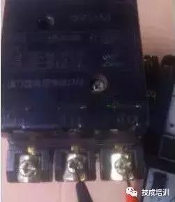 用万用表怎样测量电机是三相电,万用表怎么测量三相电缺相