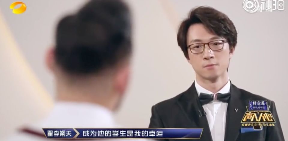 一开始我以为爱上了实力派,没想到他们还全是梗王