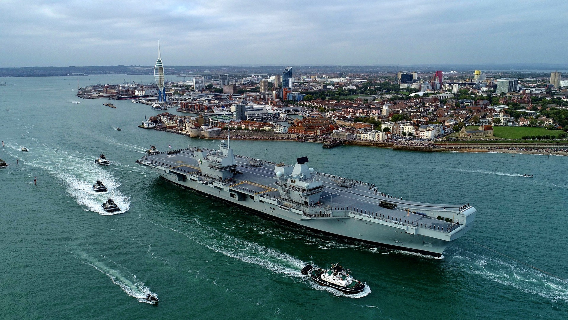 韩国不收美国不管，英航母四处碰壁找日本接盘：靠港可以不能下船