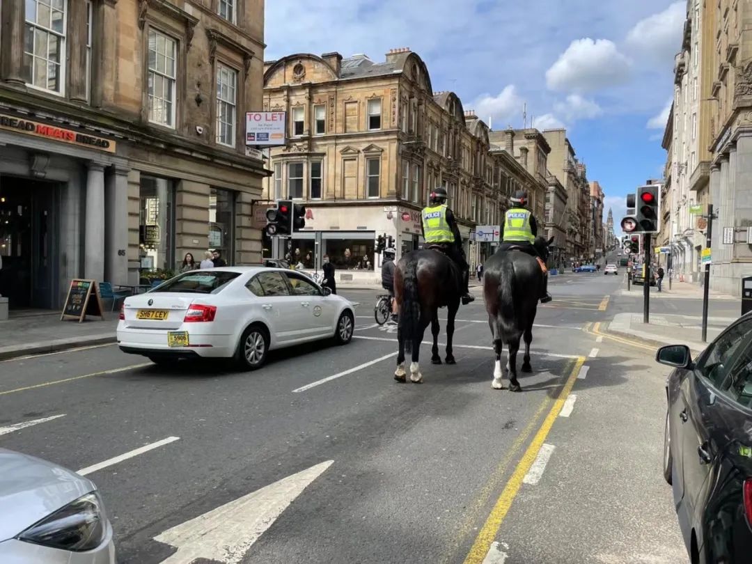 在英国开车自驾游,英国自驾游20000够吗