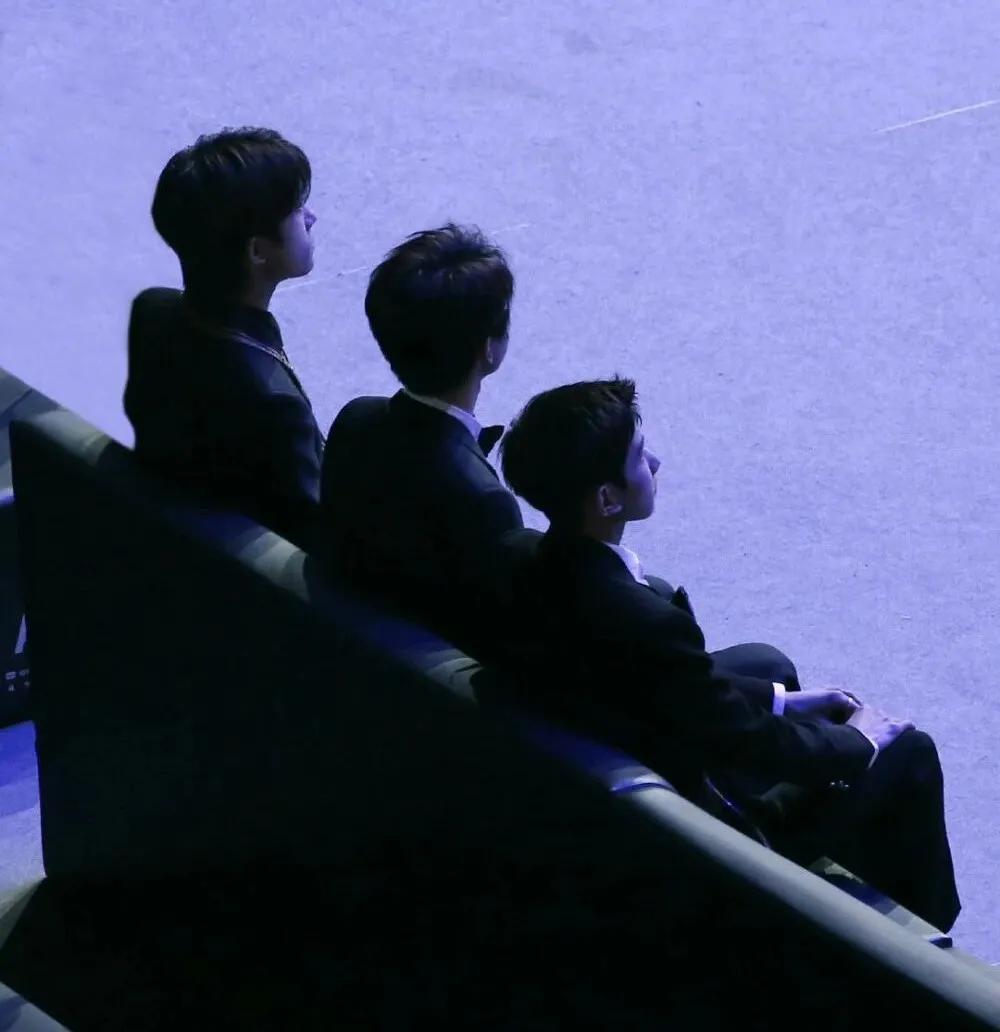 找好看高清的爱豆头像,那些爱豆头像都是在哪来的