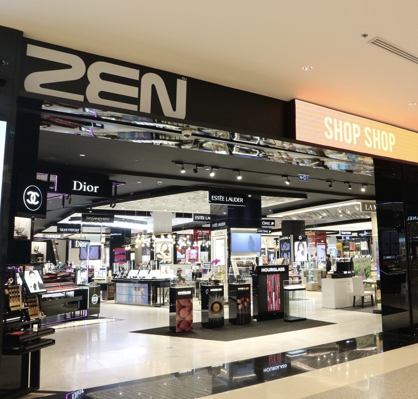 泰国centralworld商场购物,泰国曼谷大皇宫附近商场