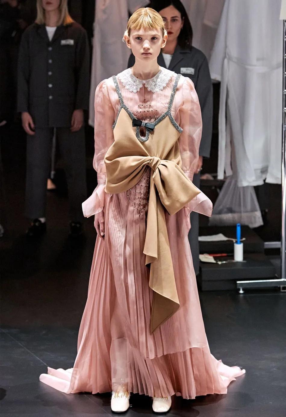 古力娜扎深v蓝色礼服和鞠婧祎,娜扎和鞠婧祎