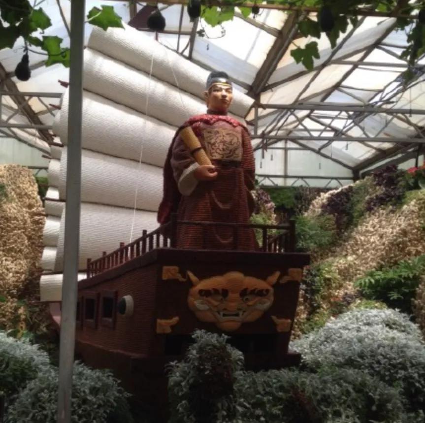 到山东不会饿着你,到山东怎么能不吃煎饼和大馒头呢