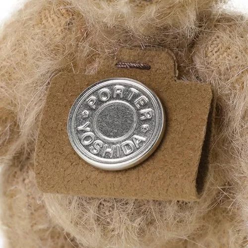 “Valentino红”降临东京，冠希哥说最近的生活“888”