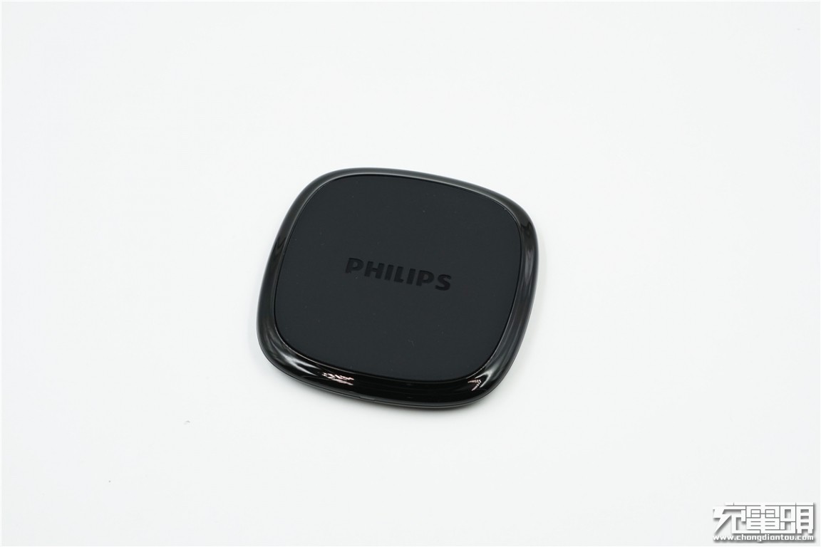 飞利浦到底有没有插排,飞利浦无线车充测评