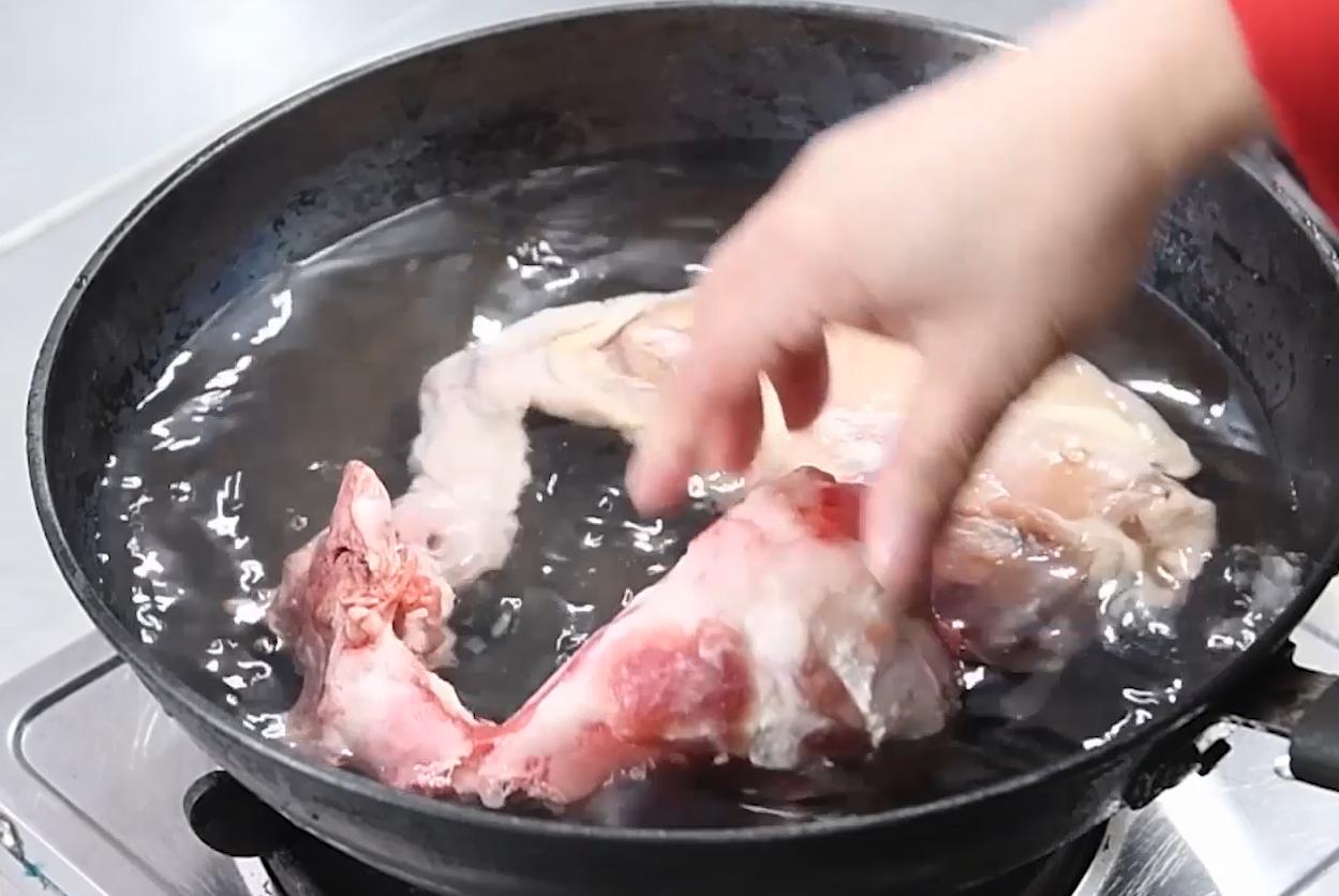 正宗的酸辣粉配方制作视频,酸辣粉的做法大全视频播放