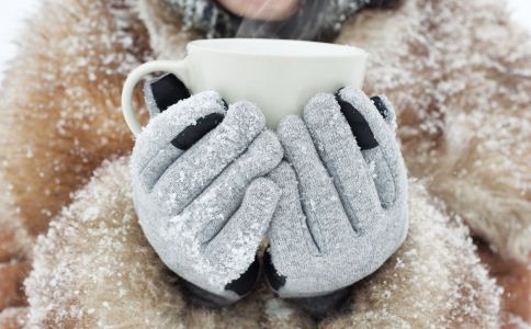 手脚冰凉麻木全身乏力是什么病,手脚冰凉怕冷容易上火是什么病