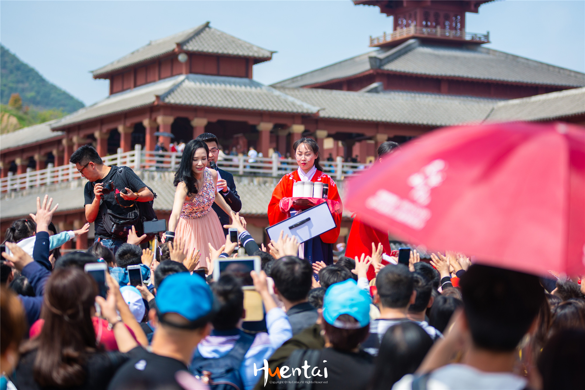 去横店要准备些什么,去横店偶遇明星的几率