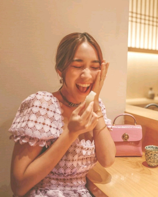 邱敏敏朱一龙拍摄花絮,邱敏敏朱一龙合影